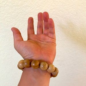 Wooden beads bracelet